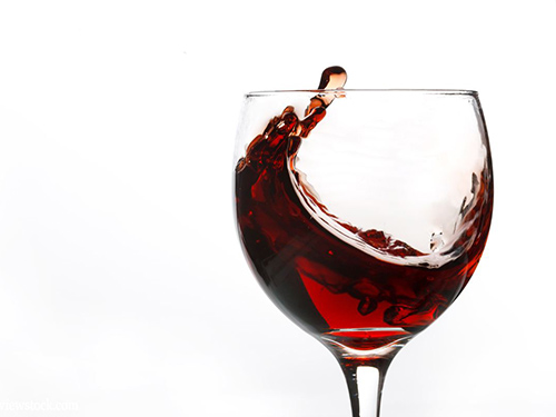 多少岁女人喝红酒合适 女人喝红酒的最佳年龄