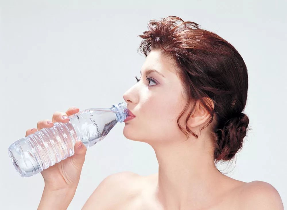 饭后喝水有助于减肥吗 怎么喝水有利于减肥